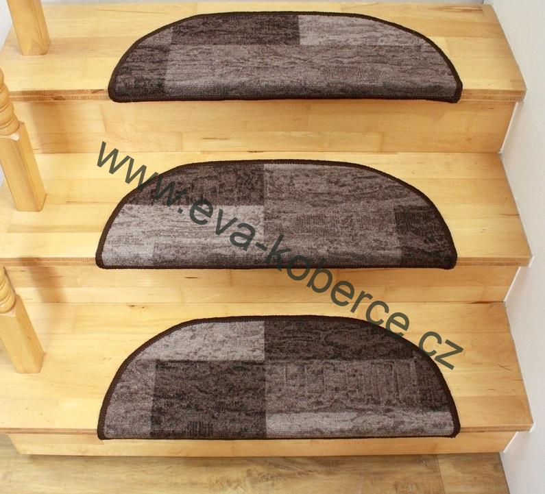 Protiskluzný nášlap na schody Icona 39 hnědý